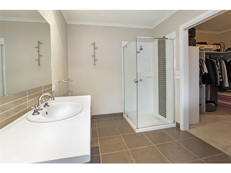 89 Country Gardens Drive, Lara VIC 3212