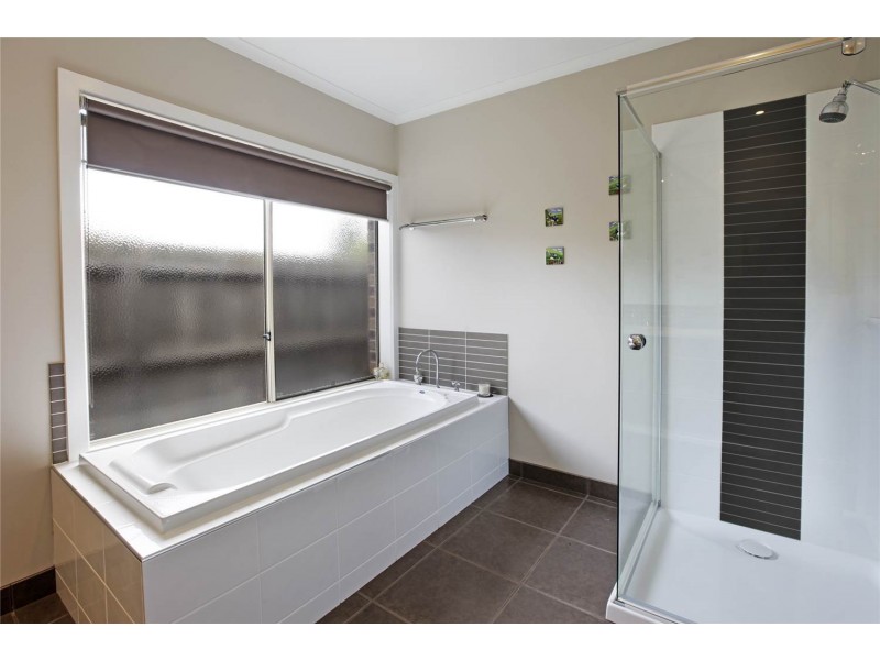 89 Country Gardens Drive, Lara VIC 3212