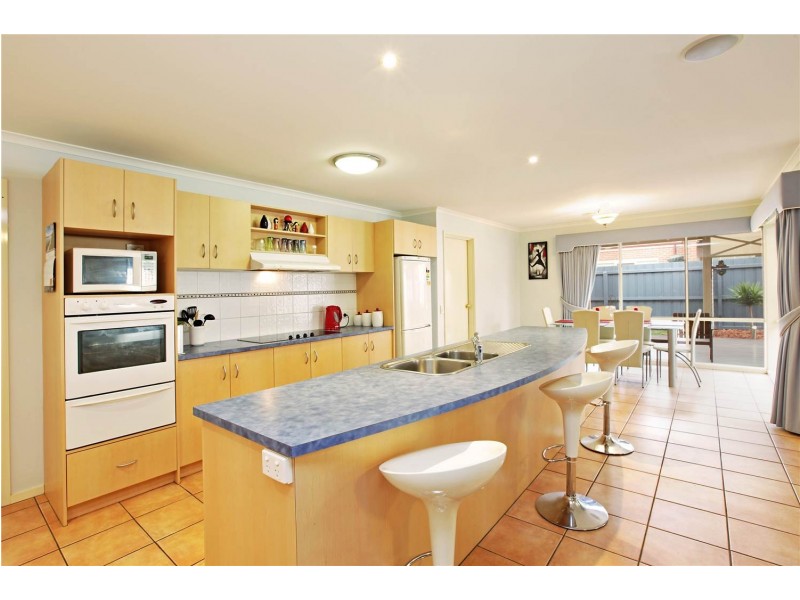 33 Country Gardens Drive, Lara VIC 3212