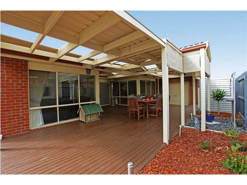 33 Country Gardens Drive, Lara VIC 3212