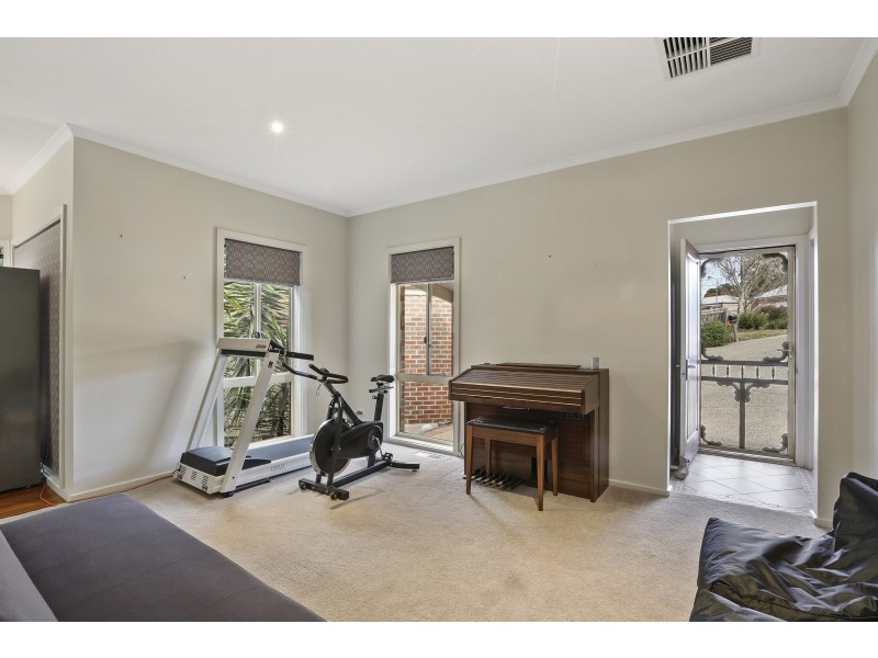 4 Veedale Court, Lara VIC 3212