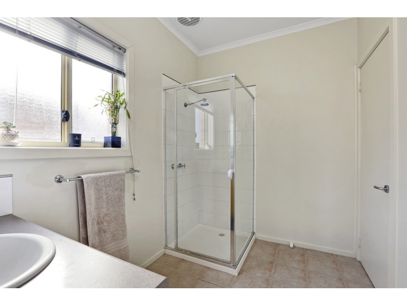 4 Veedale Court, Lara VIC 3212