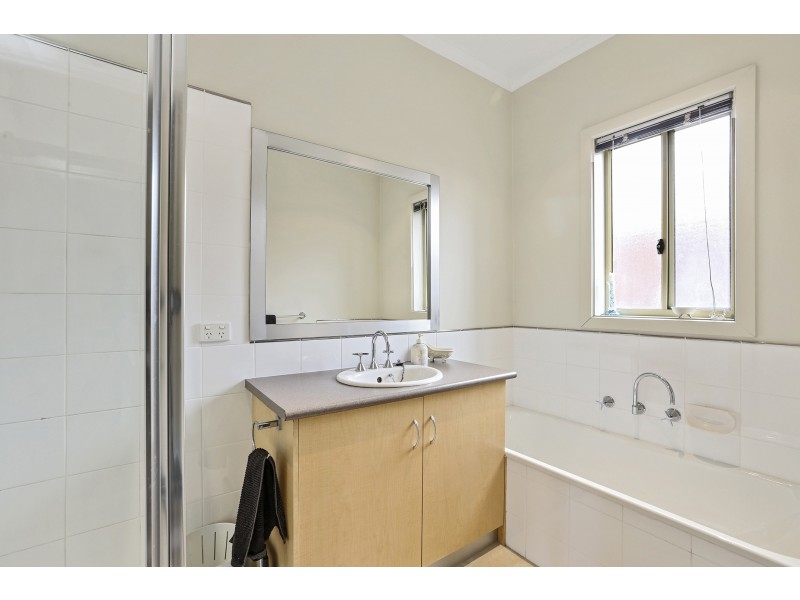 4 Veedale Court, Lara VIC 3212