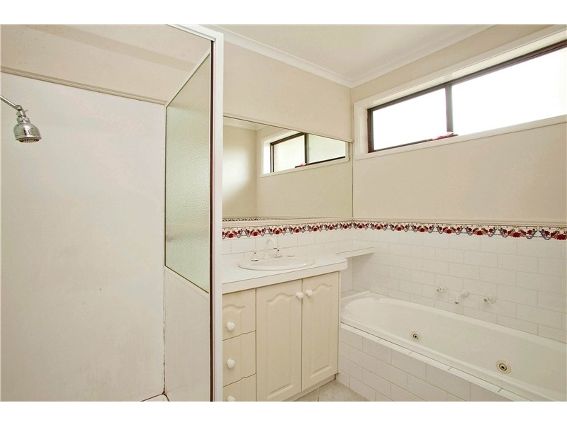 15 Edgerton Road, Lovely Banks VIC 3221