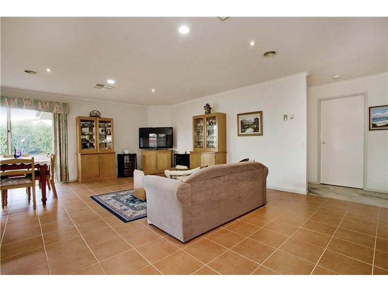 22 Magpie Close, Lara VIC 3212