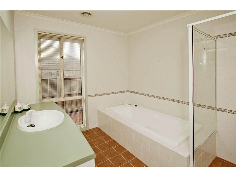 22 Magpie Close, Lara VIC 3212