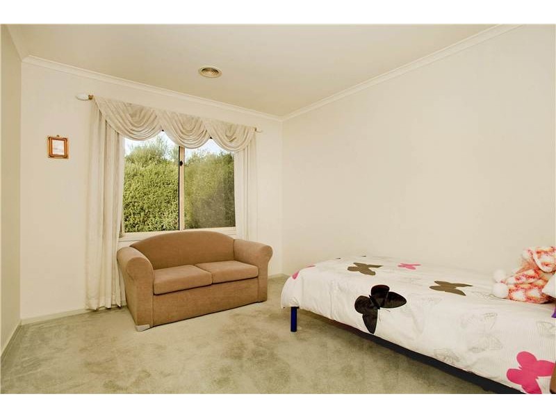 22 Magpie Close, Lara VIC 3212