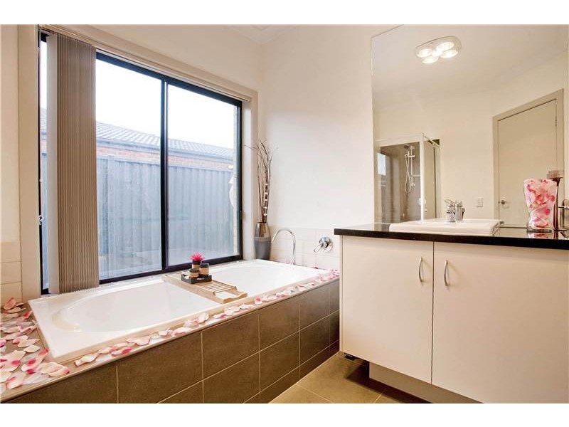 17 Melissa Drive, Lara VIC 3212