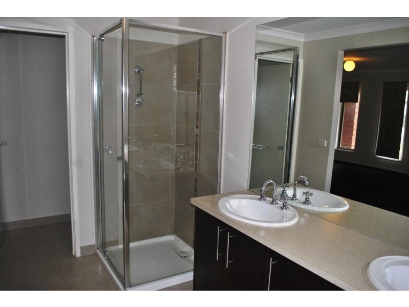 26 Springwater Drive, Lara VIC 3212