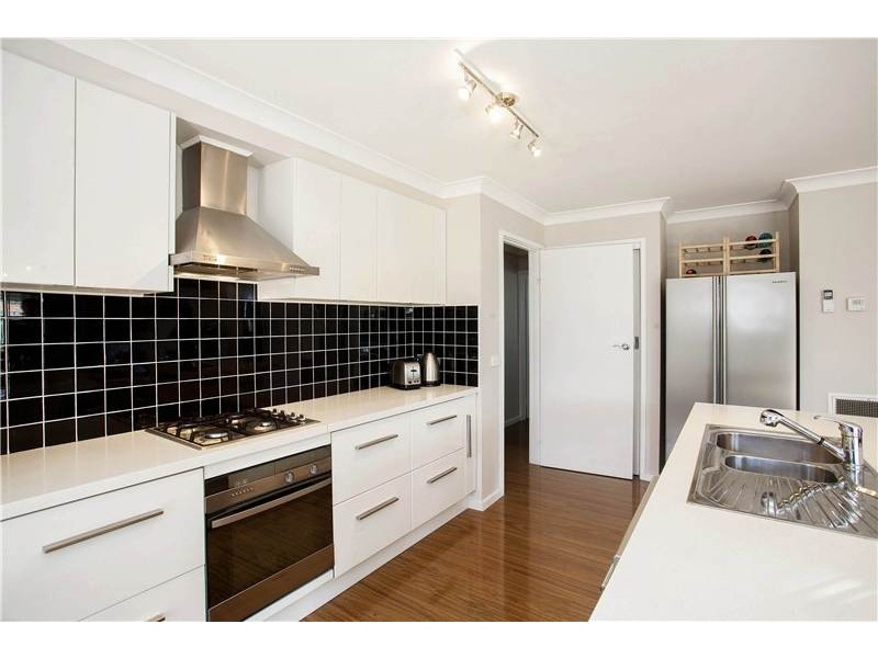 21 Grandlakes Way, Lara VIC 3212
