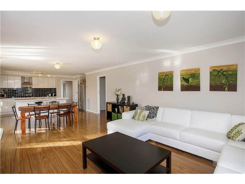 21 Grandlakes Way, Lara VIC 3212