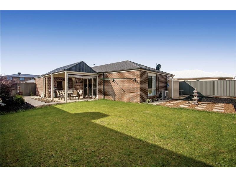 21 Grandlakes Way, Lara VIC 3212