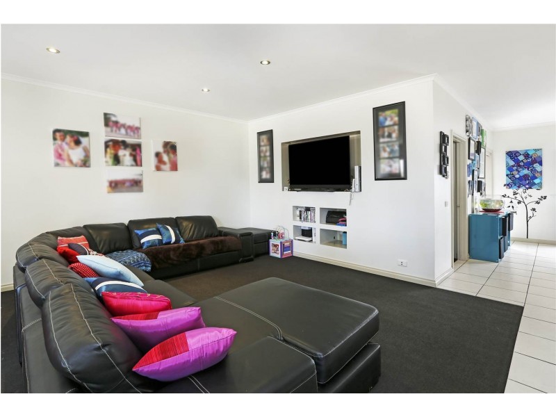 99 McClelland Avenue, Lara VIC 3212