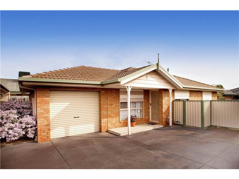 2/84 Forest Road South, Lara VIC 3212