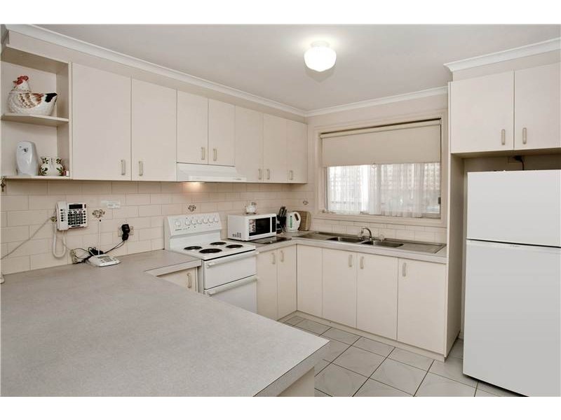 2/84 Forest Road South, Lara VIC 3212