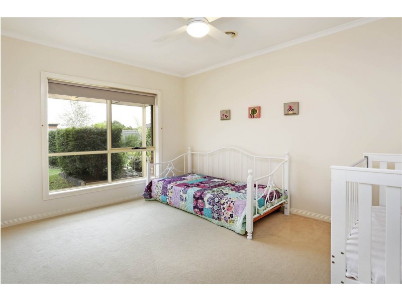 24 Magpie Close, Lara VIC 3212