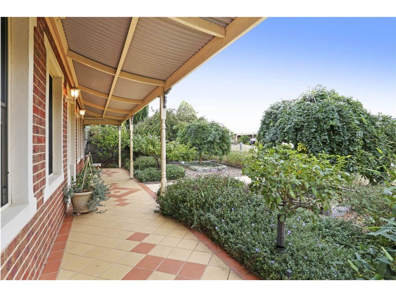 24 Magpie Close, Lara VIC 3212