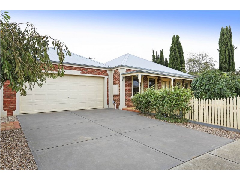24 Magpie Close, Lara VIC 3212