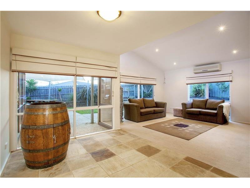 8 Veedale Court, Lara VIC 3212