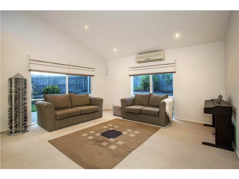 8 Veedale Court, Lara VIC 3212