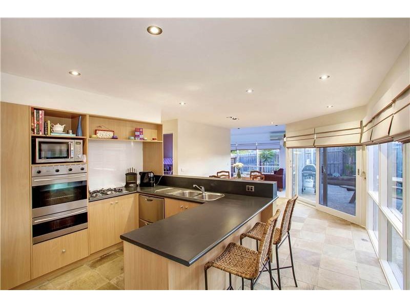 8 Veedale Court, Lara VIC 3212