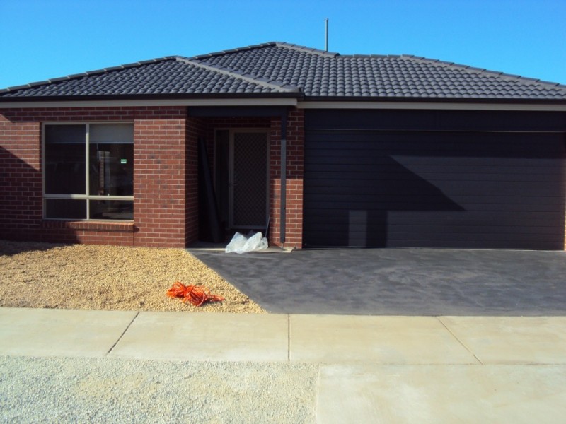 4 Viogner Place, Waurn Ponds VIC 3216