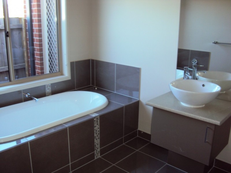 4 Viogner Place, Waurn Ponds VIC 3216