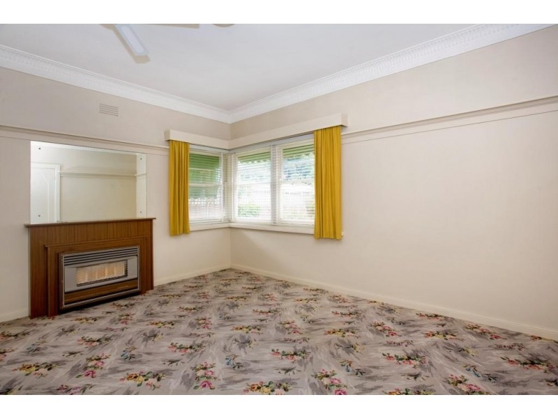 2 Shelley Avenue, Newtown VIC 3220