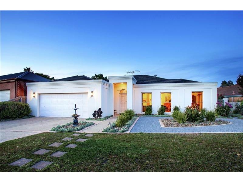 9 Rubena Crescent, Lara VIC 3212