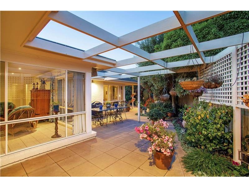 9 Rubena Crescent, Lara VIC 3212