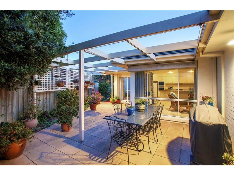 9 Rubena Crescent, Lara VIC 3212