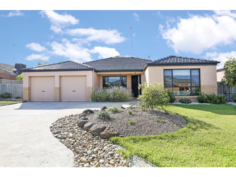 15 Greenleaf Drive, Lara VIC 3212