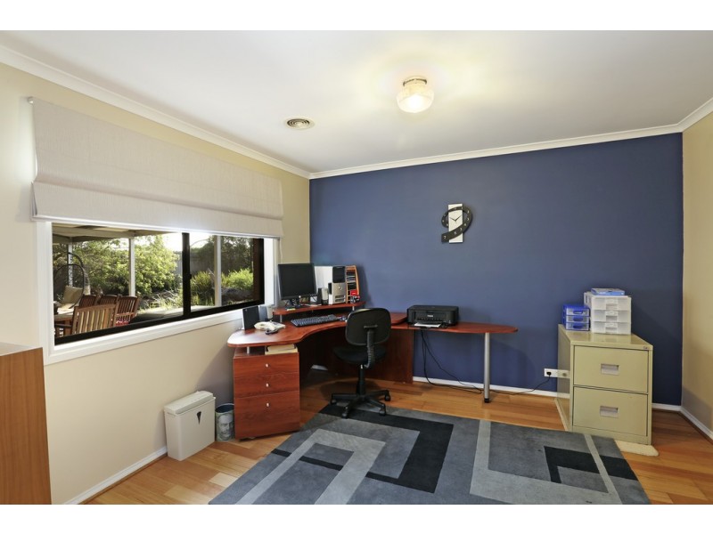 15 Greenleaf Drive, Lara VIC 3212