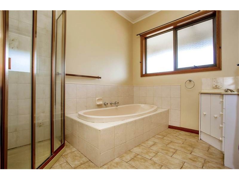 65 Old Melbourne Road, Lara VIC 3212