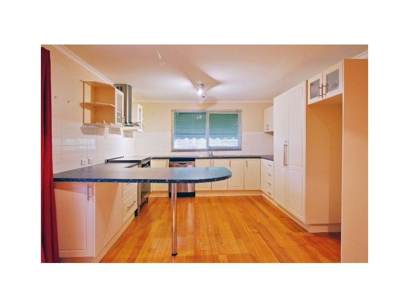 6 Beverley Crescent, Lara VIC 3212