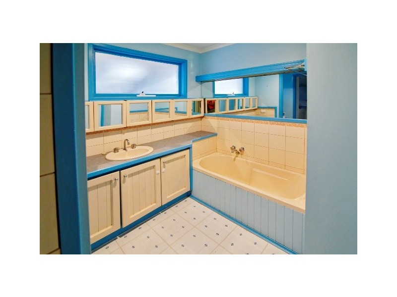 6 Beverley Crescent, Lara VIC 3212