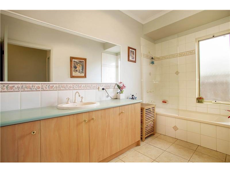 97-99 Blackbird Circuit, Lara VIC 3212