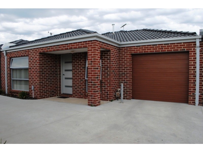 2/10 Raymond George Place, Lara VIC 3212