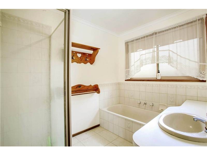 6 Telford Court, Lara VIC 3212