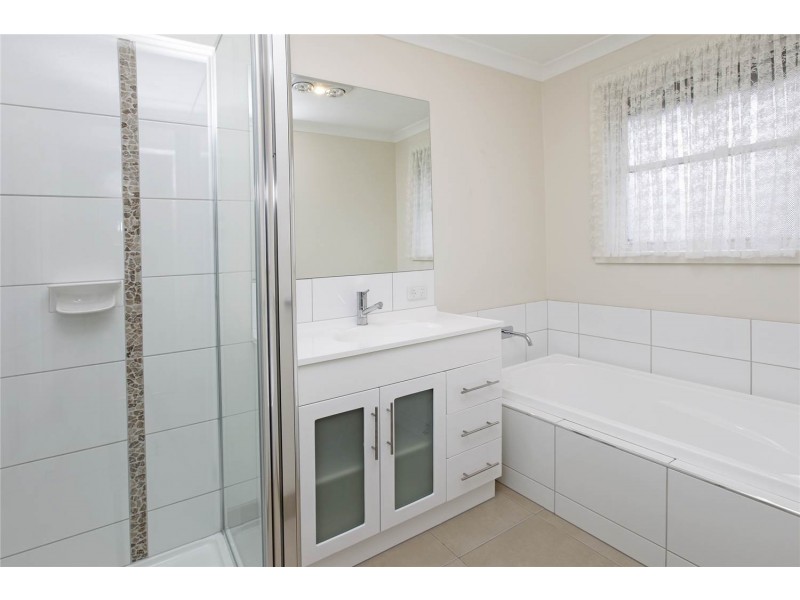 3 Carmarthen Drive, Corio VIC 3214