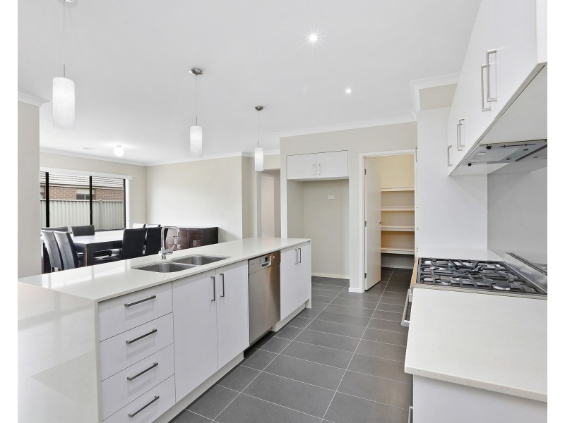 26 Nankeen Avenue, Lara VIC 3212