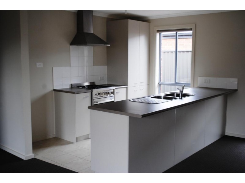 12 Nankeen Avenue, Lara VIC 3212