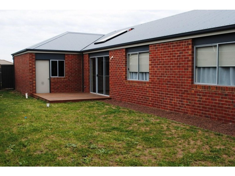 12 Nankeen Avenue, Lara VIC 3212