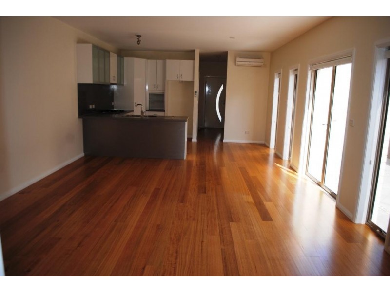 10 Seabeach Parade, North Shore VIC 3214