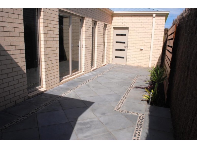 10 Seabeach Parade, North Shore VIC 3214