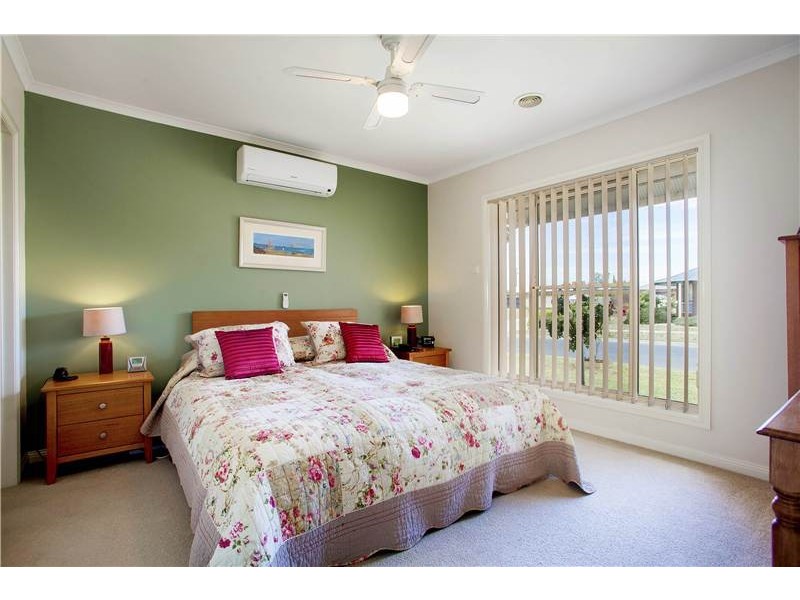 18 Greenleaf Drive, Lara VIC 3212