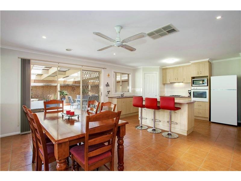 11 Kanowna Place, Lara VIC 3212