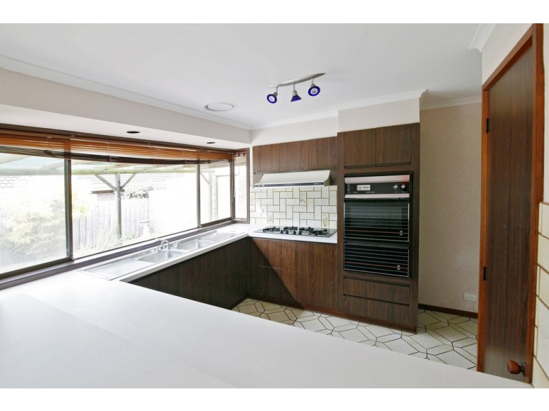 31 Dunsmore Road, Highton VIC 3216