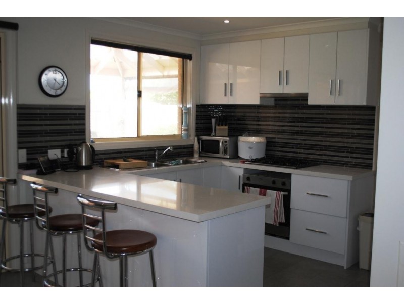 29 Country Gardens Drive, Lara VIC 3212