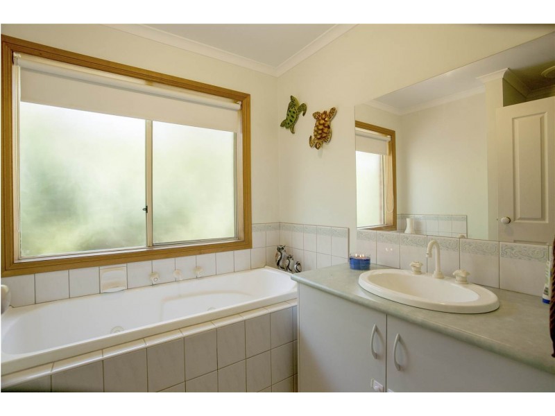 36 Canterbury Road, Lara VIC 3212